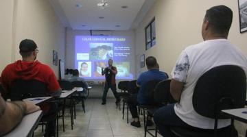 alunos no curso #paratodoverem 