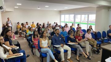 residentes no auditório #paratodosverem