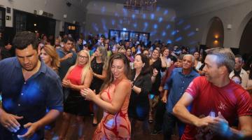 servidores dançando no baile #paratodosverem 