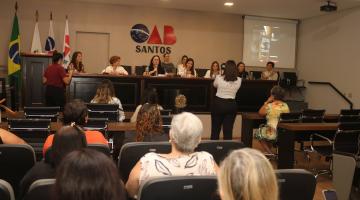 mulheres em palestra no auditório da oab. #paratodosverem
