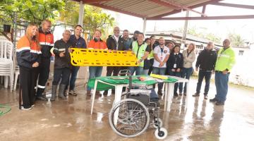 técnicos mostram equipamentos #paratodosverem
