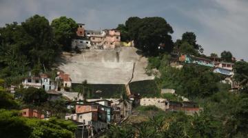 Santos une conscientização, obras e tecnologia para prevenir acidentes em áreas de risco