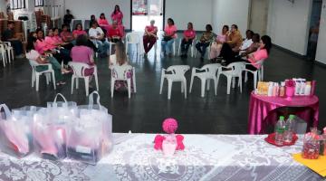 mulheres em roda de conversa 