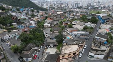 vista geral e aéres de morro e parte da cidade baixa. #paratodosverem 