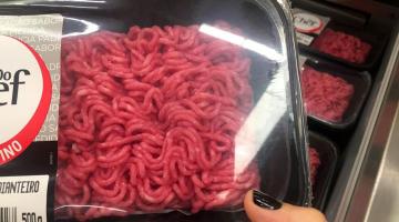 Consumidor pode exigir que carne seja moída na sua presença