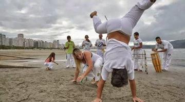 Projeto de capoeira fará apresentações e dinâmicas com o público na Concha Acústica de Santos