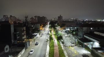 Avenidas Pedro Lessa e Afonso Pena, em Santos, ganham nova iluminação em LED