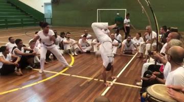 Capoeiristas homenageiam mestre Valtinho