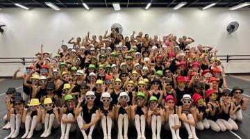 bailarinas reunidas #paratodosverem 