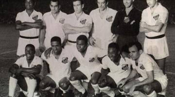 O esquadrão do Santos na década de 60. #Paratodosverem