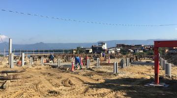Obras do Parque Palafitas em Santos avançam com encerramento de concretagem de estacas