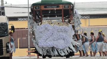 foto de bonde decorado #paratodosverem 