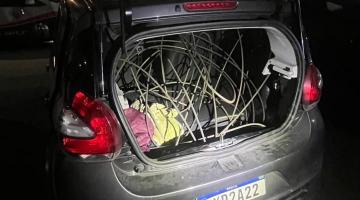 fios dentro de porta malas de carro #paratodosverem 