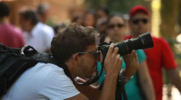 Jovens terão aulas de fotografia no Orquidário de Santos