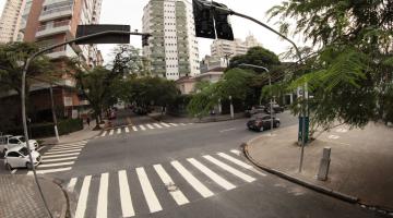 Cruzamento no Embaré terá semáforo a partir de segunda-feira