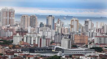 Vista geral e aérea da Cidade, com o estádio da Vila Belmiro ao centro. #Paratodosverem