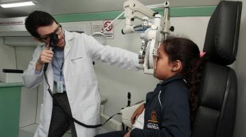 Nova unidade móvel oftalmológica estreia na escola Pedro Crescenti  