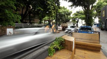 rua onde será realizadaa obra com parklet já instalado #paratodosverem
