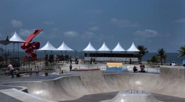 Atletas da seleção brasileira estreiam skatepark do Novo Quebra-Mar, em Santos, nesta terça