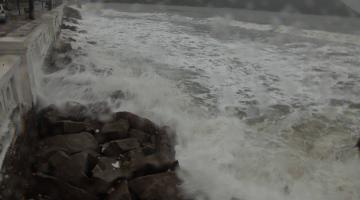 Previsão de chuvas, ventos e maré alta em Santos vai até sexta-feira
