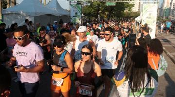 pessoas correndo #paratodosverem