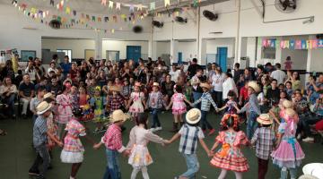 Festa junina da escola Auxiliadora da Instrução alegra comunidade escolar