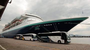 Navio Sovereign retorna com 740 turistas em trânsito