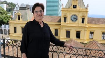 Mês do Servidor: Valentina, uma vida dedicada a formar santistas para o Turismo