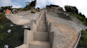 Obras de contenção e drenagem são finalizadas no Monte Serrat, em Santos