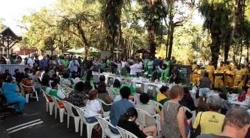 Funcionários e frequentadores do Jardim Botânico de Santos se unem em café da manhã especial