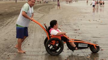 Praia Acessível terá mudança de horário no domingo