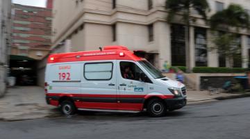 ambulância saindo de posto. #paratodosverem 