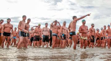 Equipe santista domina pódio de prova aquática com 300 competidores