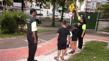 Educação de trânsito. #Paratodosverem