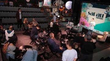 grupo reunido em atividade cultural #paratodosverem