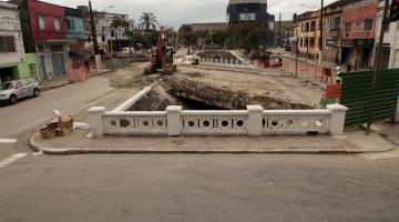 Começam obras para construção de novo pontilhão na Avenida Campos Sales, em Santos