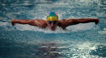 Com 290 atletas, competição aquática em Santos tem dez recordes batidos