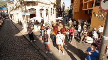 visitantes em rua histórica #paratodosverem