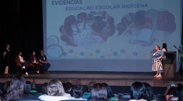 Boas práticas pedagógicas na alfabetização em 2024 são apresentadas em Santos