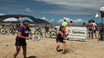 mulhers jogando beach tennis #paratodosverem