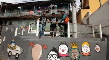 Spray, tinta e talento vão mudando o visual de três morros em Santos