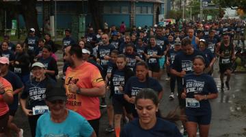 Largada da corrida no Aquário Municipal. #Paratodosverem.