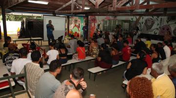 Caravana do Emprego atrai centenas de munícipes em morro de Santos