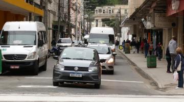 carros passando pela via já liberada #paratodosverem 