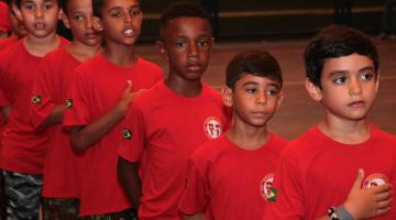 Com histórias de heroísmo, Santos ultrapassa 700 “bombeirinhos mirins” formados em projeto