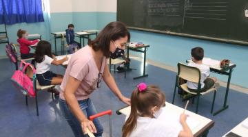 alunos em sala de aula. 