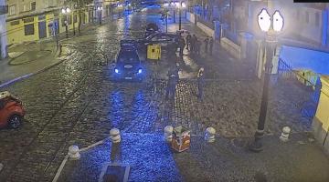 viaturas na rua prendendo homem #paratodosverem