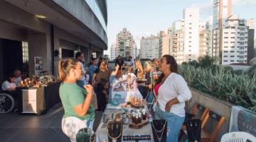 pessoas em festival criativo #paratodosverem