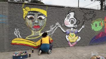 Mobilização de grafiteiros transforma fachada da escola em Santos