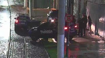 guardas fazendo prisão na rua #paratodosverem